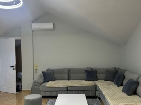 Jepet me qira 2+1+1 ISH PARKU GLOBE RRUGA KAVAJES 650€