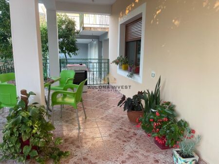 AFFITTASI A LUNGO TERMINE, PRIMO PIANO DI UNA CASA VICINO AL MARE - VLORA