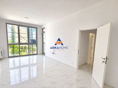 JEPET ZYRE ME QERA 111 M2 "PRANE KOMPLEKSIT SQUARE 21,NGJITUR ME CORNER RESIDENCE" 100000 LEKE