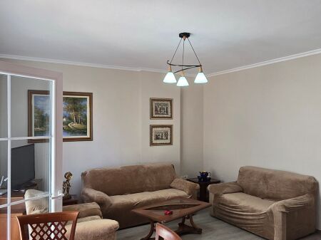 APARTAMENT 2+1, JEPET EDHE PER ARBNB!