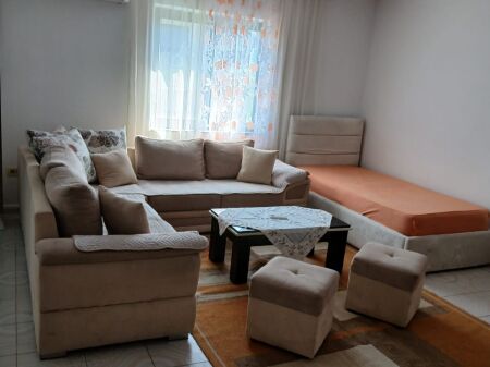 🏢Near the 9-year School “Vasil Shanto” apartment 1+1, furnished, is for rent. 60,000 Leke