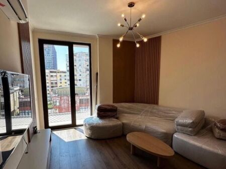 Apartament me qera 2+1 + post te Altana