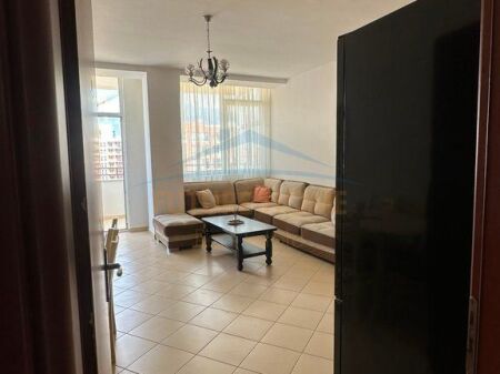 Disponojme për qera apartament 2+1 në rrugën Jordan Misja.