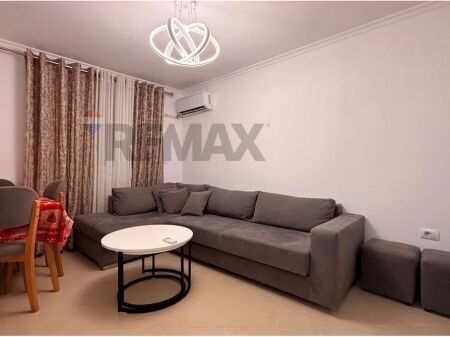 Jepet me qira apartament 1+1 te Myslym Shyri, Tiranë