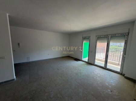 APARTAMENT 3+1+2 NE SHITJE TE 5 MAJ Atrium146231