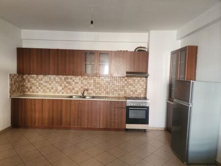 Appartamento 2+1 in vendita ad Astir