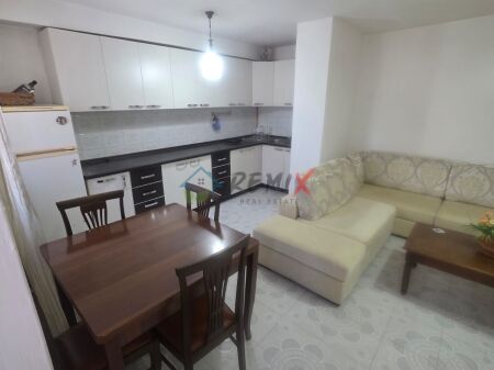  SHITET APARTAMENT 1+1 PRANË SPITALIT!