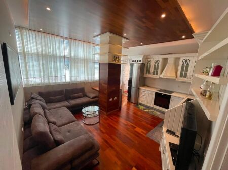 Apartament me qera 1+1 ne zonen e Pazarit te Ri pranë Rruges Tefta Tashko!  ID 5283