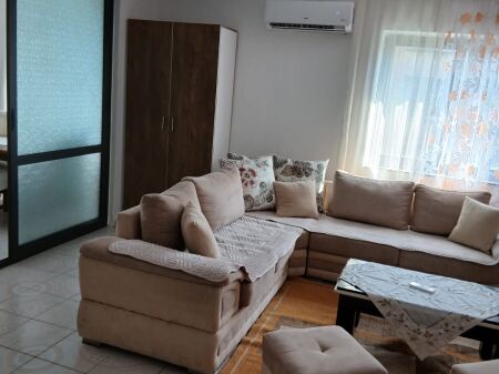 1+1 big, at Vasil Shanto, 600 thousand lek