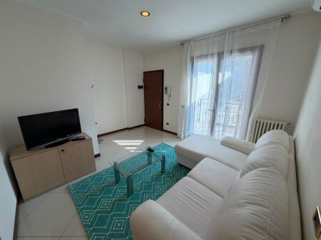 🏡 Appartamento 1+1 in affitto –📍 Kinostudio💰 Affitto: 45.000 Lek/mese (prezzo non trattabile)