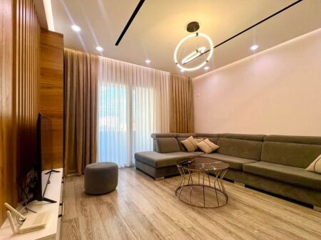 Apartament 2+1 me post parkimi me qira, Ish-Parku, Rruga Ndre Mjeda 1,000 € /Muaj