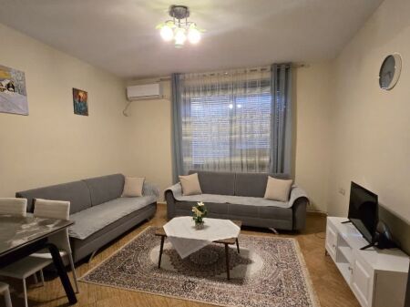 Apartment 2+1 for rent on Kosovareve Street .