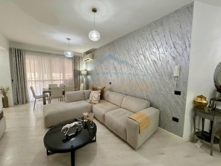 Shitet, Apartament 3+1+2, Unaza e Re, Tiranë