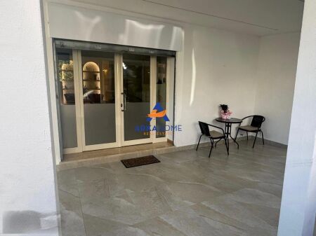JEPET ME QERA AMBIENT BIZNESI 60M2 "PRANE PALLATEVE TE INSIGUT,VASIL SHANTO" 600EURO
