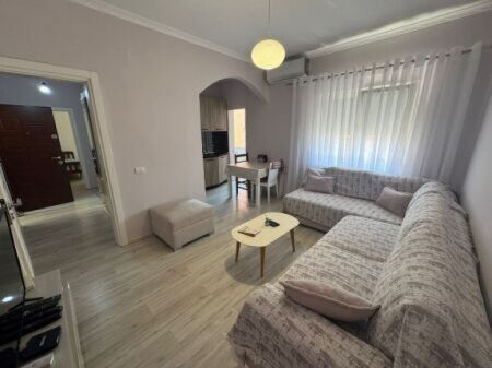 APARTAMENT 2+1 ME QIRA TEK TREGU ELEKTRIK