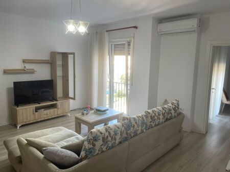 Appartamento 1+1 in affitto in Via Haxhi Hysen Delliu, Brraka, Procura, Viale Zogu i Pare, Via Mine Peza.