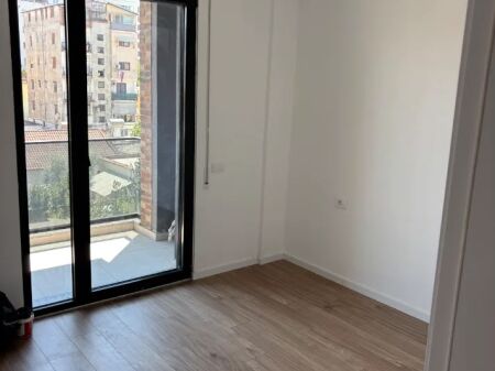JEPET APARTAMENT ME QERA 2+1+2, RRUGA 5 MAJI