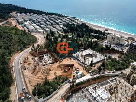 Ne Dhermi, Tek "Morina City", Shitet Apartament 2+1+2, Me Verande!