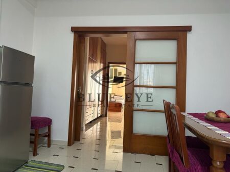 Jepet me qira apartament 1+1 pranë Gjykatës – Durrës!