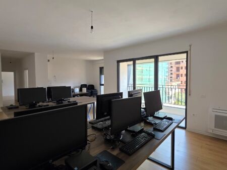 Appartamento in vendita a Bulevardi i Ri