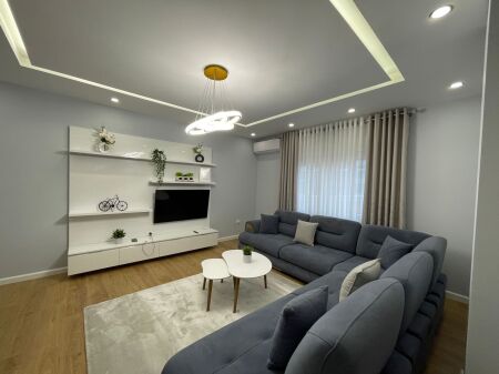 Jepet me Qira Apartament 2+1+2 zogu i zi