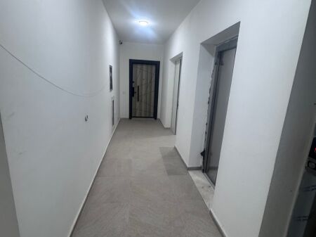 Jepet me qera ambient per zyre 2+1 te 5 Maji