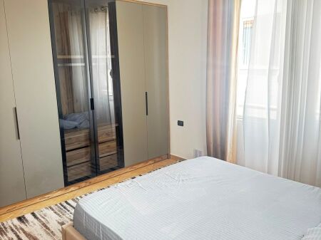 Jepet Me Qera Apartament 1+1+1 Ballkon