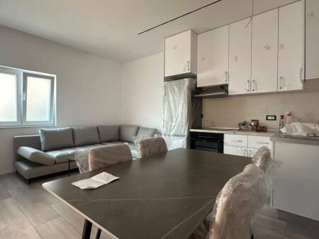Apartment 2+1 for rent in Kodra Priftit