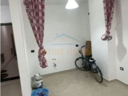 Qera, Apartament 1+1,Stacioni Trenit, Durres