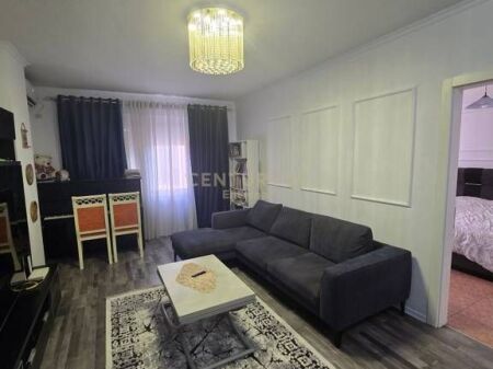 Apartament 1+1 per Qera te Komuna e Parisit 700 € /Muaj