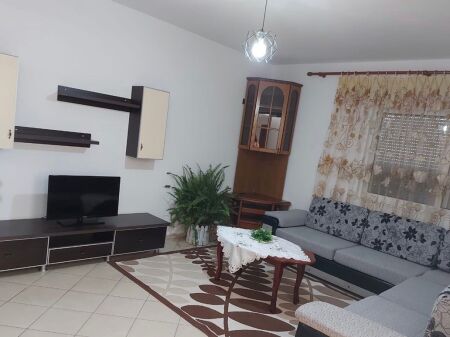 Jepet hyrje 2+1 tek Stacioni Trenit, blv zogu pare