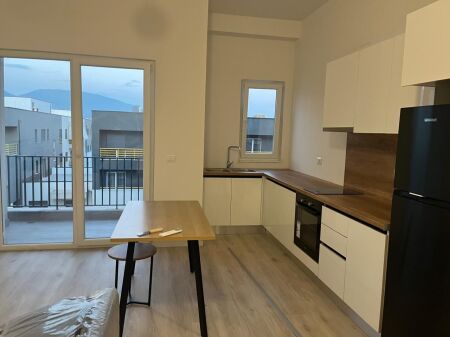 🏢 Laprake, Complesso Aura, appartamento in affitto, 1+1, arredato. 60.000 Leke