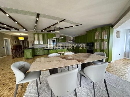 DINAMO COMPLEX, LUXURY PENTHOUSE FOR SALE 800,000 €