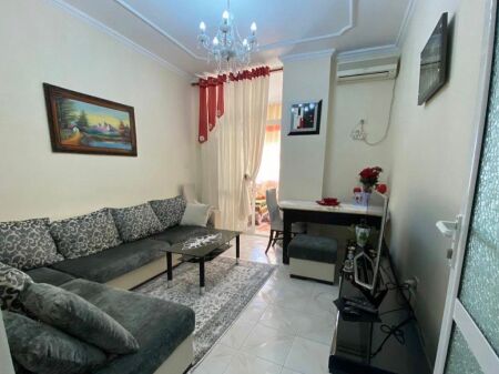 Apartment 2+1+2 is given at the old last station of new Tirana