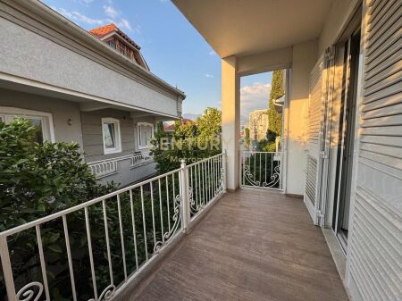 Jepet me qira vile 2-kateshe ne zonen midis Kristal center dhe kompleksit vilave te Selites 2,000 € /Muaj