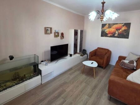 Apartament 2+1 me qira tek Garda ne Bllok