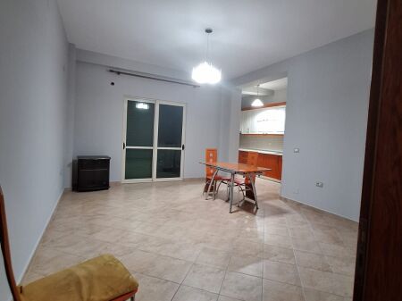  Apartament 1+1 me qera (jepet dhe per biznes)  Kodra e Diellit, Rruga Shkëlqim Fusha