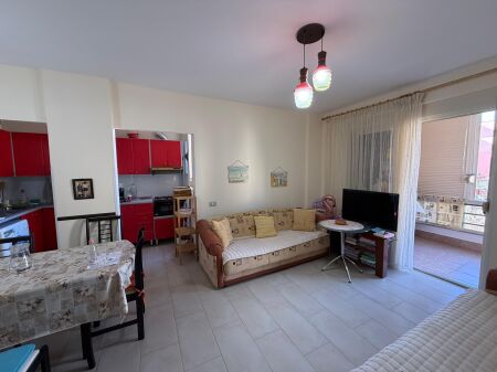 Shitet Apartament 2+1 ne Golem