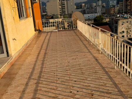  Jepet me Qera Apartament 2+1+2 – Përballë Ministrisë së Drejtësisë