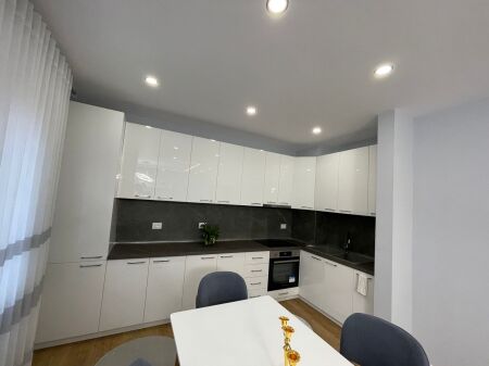 Apartament 2+1, Zogu i Zi!