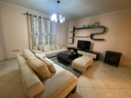 UNIV MARIN BARLETI JAPIM ME QIRA VILE PER BANIM OSE BIZNES 3+1+OBORR 600 € /Muaj