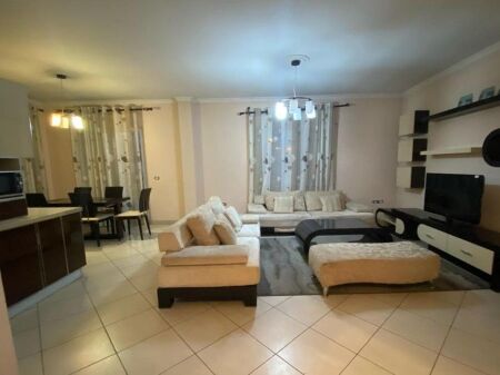 UNIV MARIN BARLETI JAPIM ME QIRA VILE PER BANIM OSE BIZNES 3+1+OBORR 600 € /Muaj