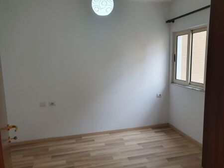 AFFITTASI APPARTAMENTO VUOTO 1+1 – EX CAMPO DI AVIAZIONE