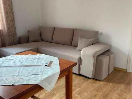 1+1 for rent, Center