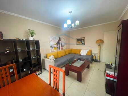 Shitet, Apartament 1+1, Myslym Shyri, Tiranë