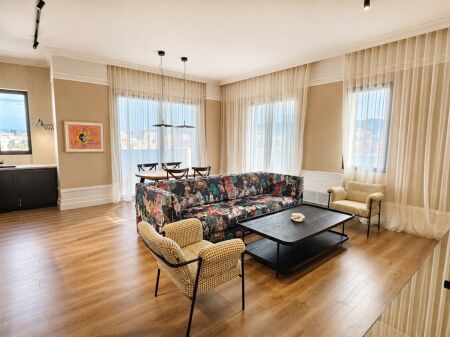 Jepet me qira apartament luksoz 2+1+2+Post Parkimi tek Spring Residence , Vasil Shanto , Rruga Myslym Shyri , Rruga Muhamet Gjollesha .