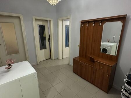 🏡 **JEPET ME QIRA APARTAMENT 2+1 – BULEVARDI ZOGU I**