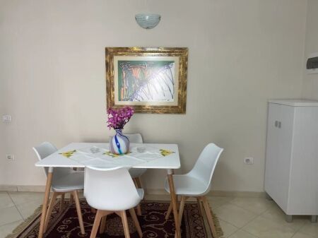 Jepet Me Qera Apartament 1+1+1 Ballkon