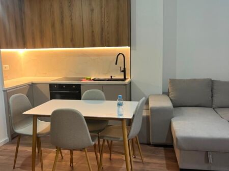 **JEPET ME QIRA APARTAMENT 1+1 – PASKUQAN**