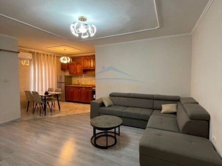Disponiamo in Affitto Appartamento 2+1, Via Dritan Hoxha, Tirana .